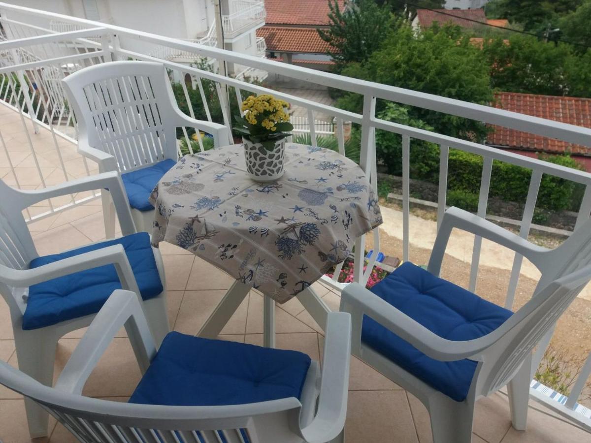 Apartment Rb Omišalj Eksteriør bilde