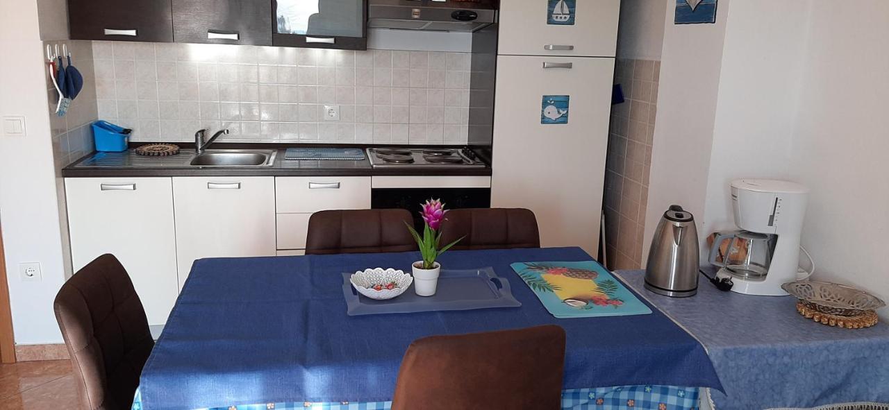 Apartment Rb Omišalj Eksteriør bilde