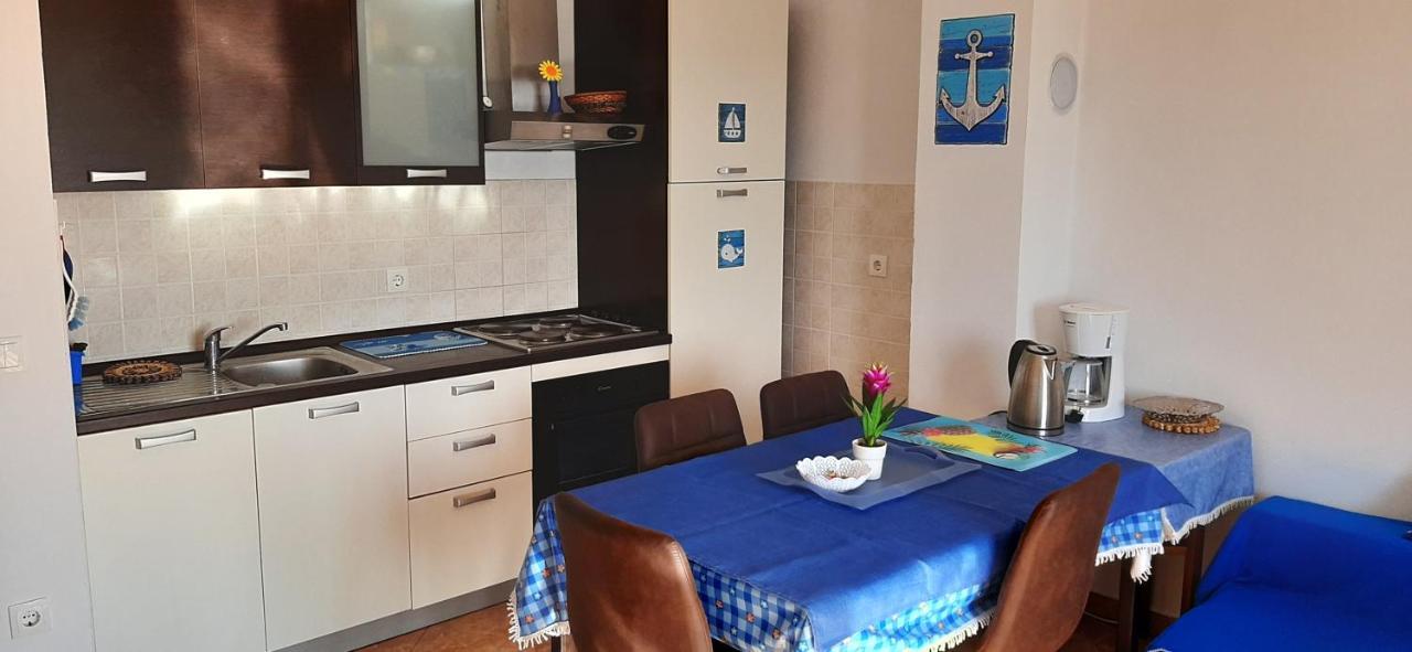 Apartment Rb Omišalj Eksteriør bilde