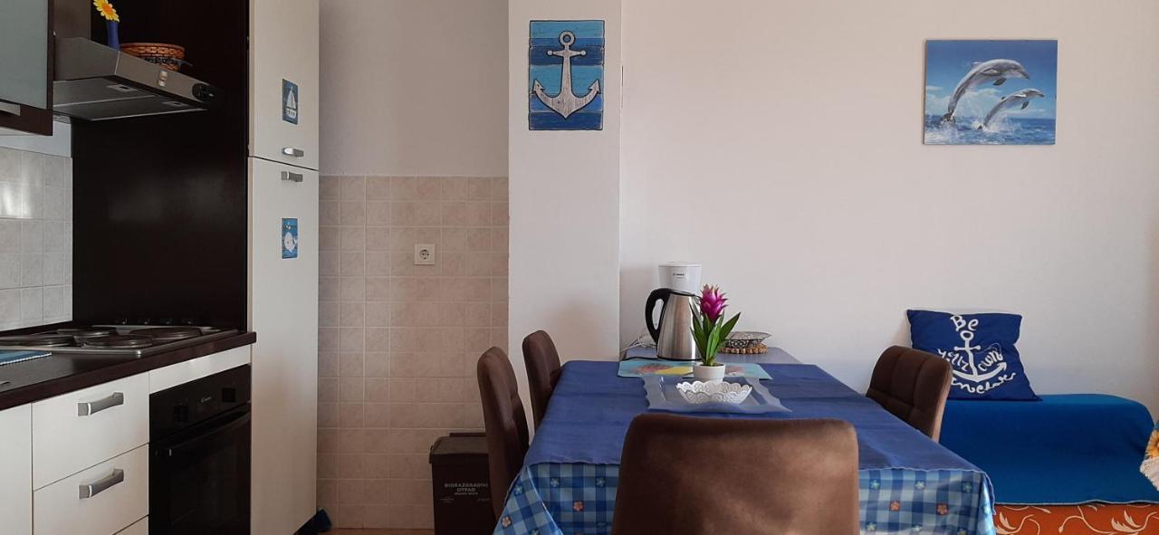 Apartment Rb Omišalj Eksteriør bilde