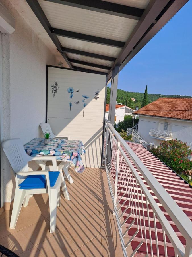 Apartment Rb Omišalj Eksteriør bilde