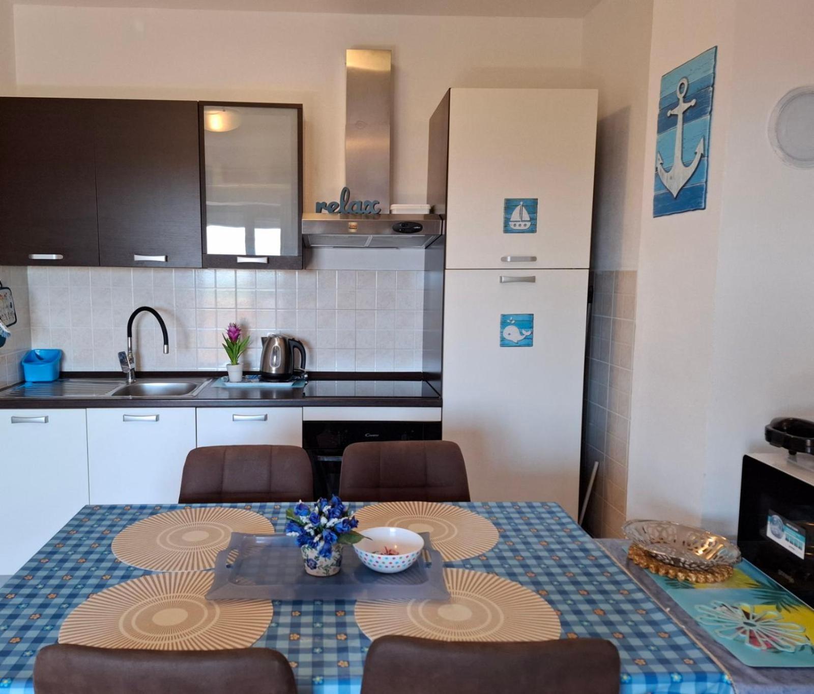 Apartment Rb Omišalj Eksteriør bilde