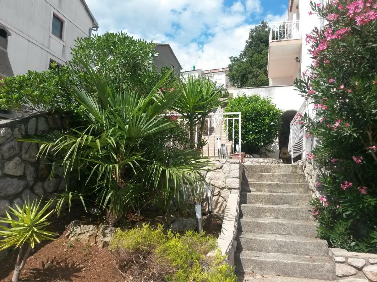 Apartment Rb Omišalj Eksteriør bilde