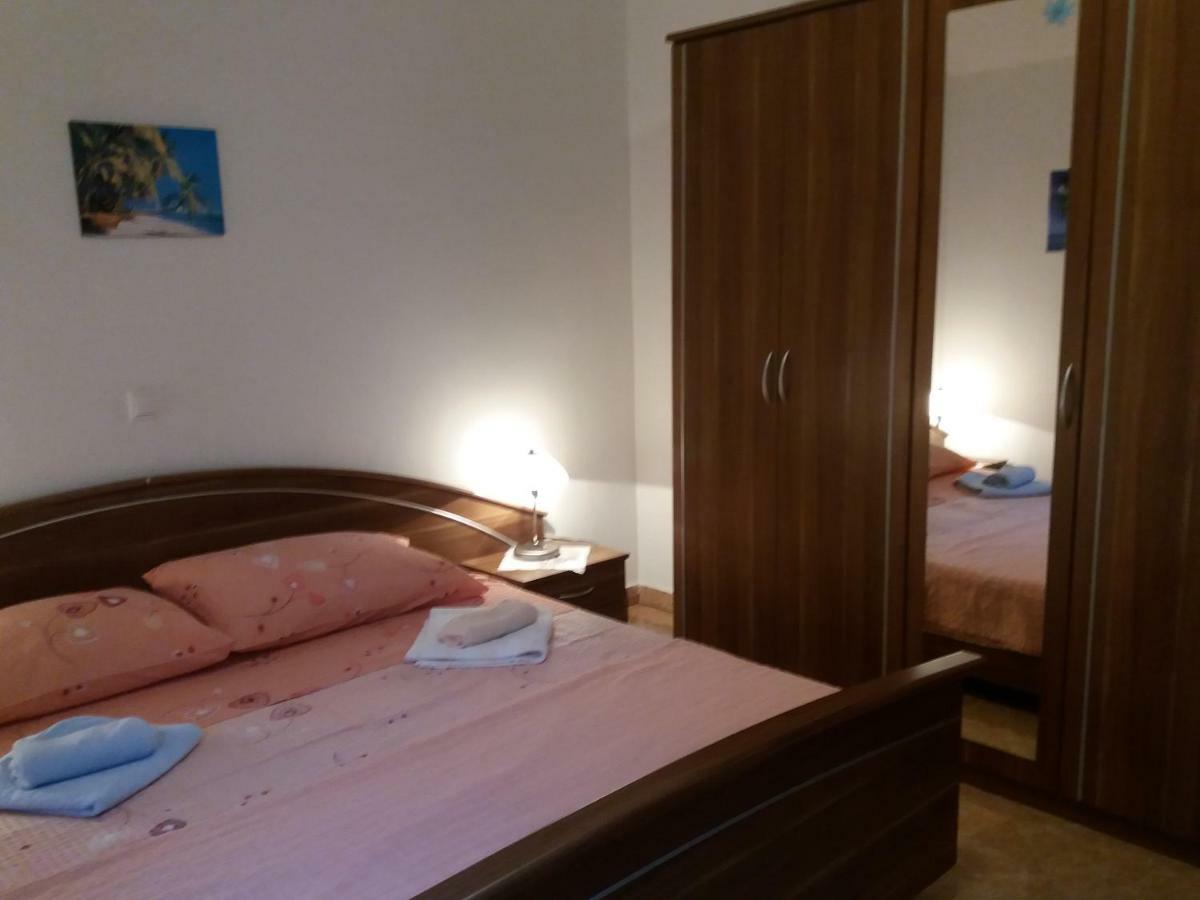 Apartment Rb Omišalj Eksteriør bilde