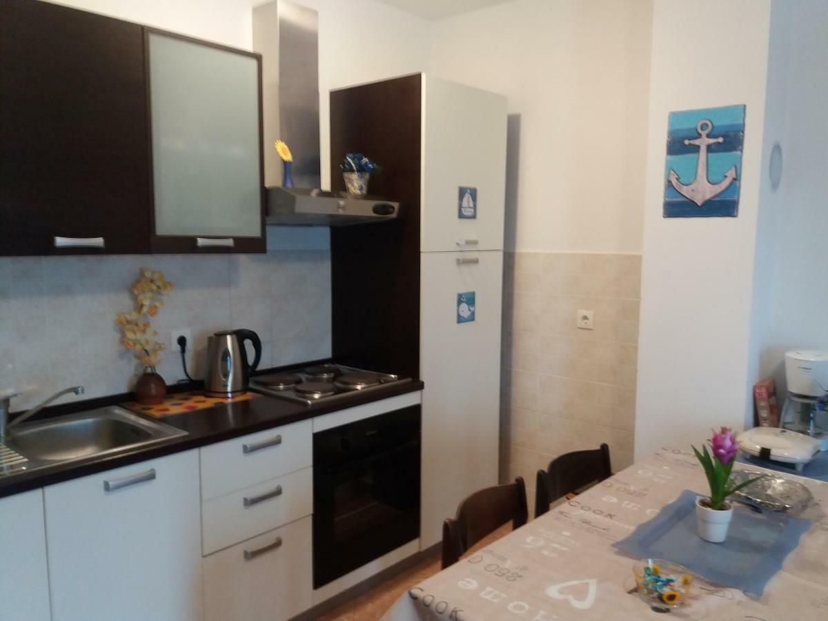 Apartment Rb Omišalj Eksteriør bilde