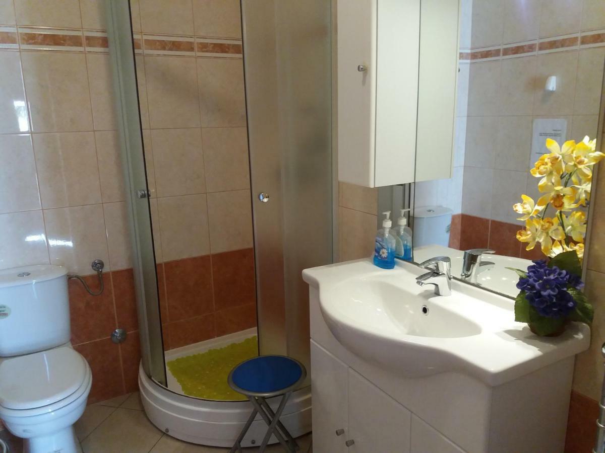 Apartment Rb Omišalj Eksteriør bilde